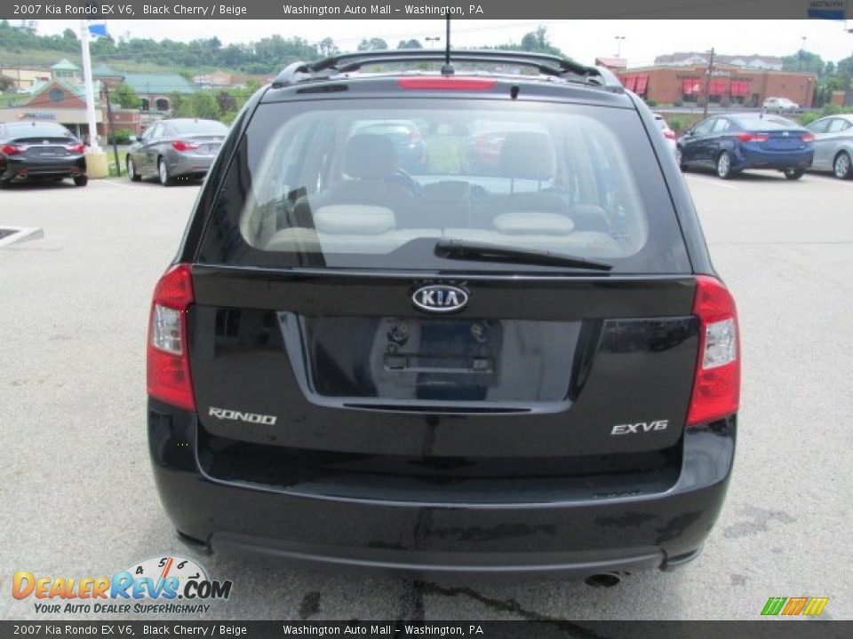 2007 Kia Rondo EX V6 Black Cherry / Beige Photo #8