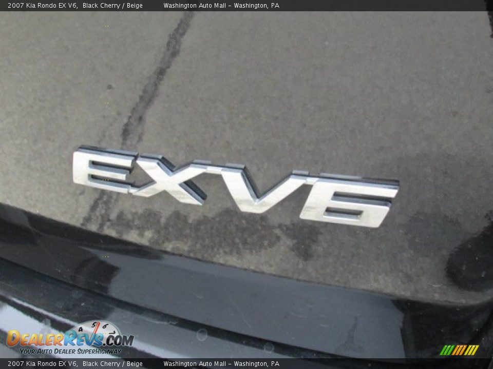 2007 Kia Rondo EX V6 Black Cherry / Beige Photo #10