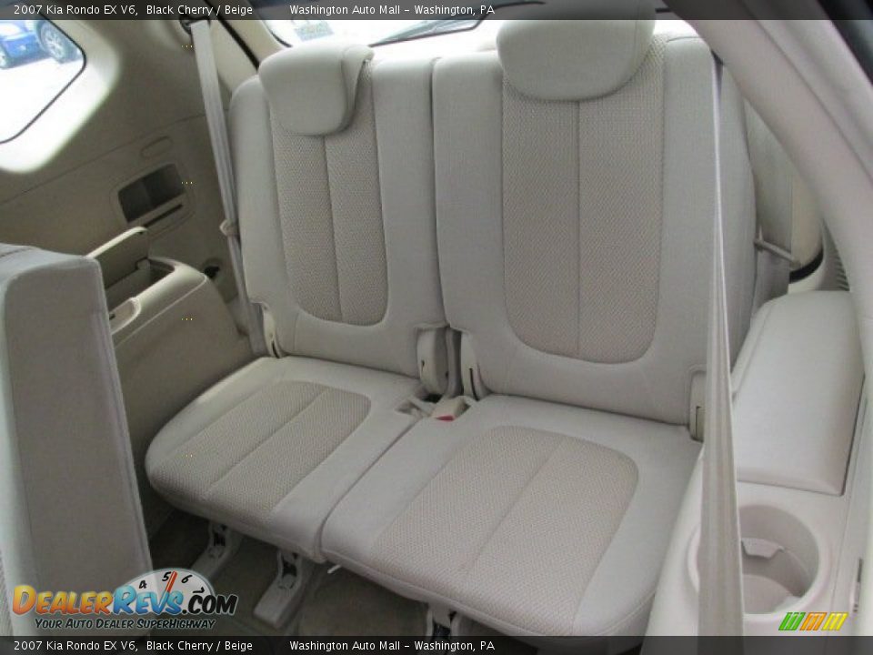 2007 Kia Rondo EX V6 Black Cherry / Beige Photo #14