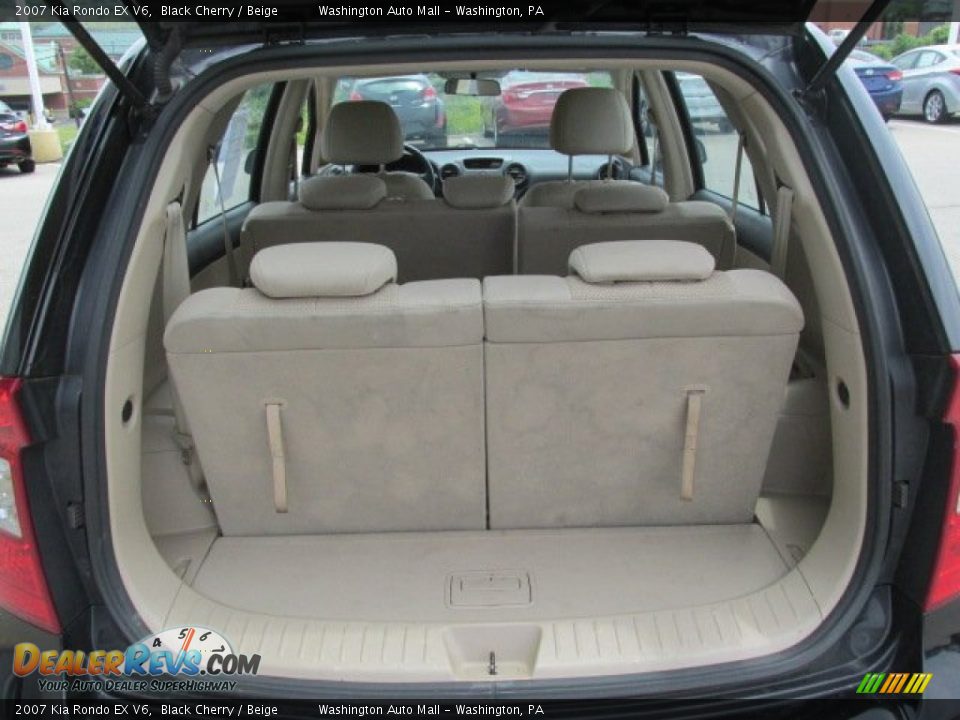 2007 Kia Rondo EX V6 Black Cherry / Beige Photo #15