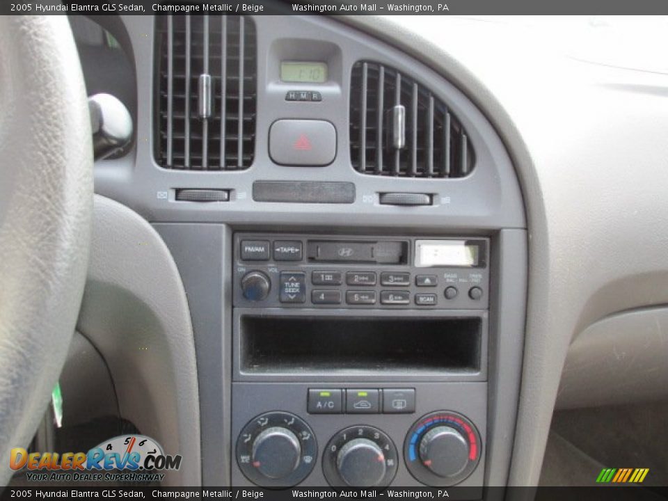 2005 Hyundai Elantra GLS Sedan Champagne Metallic / Beige Photo #13