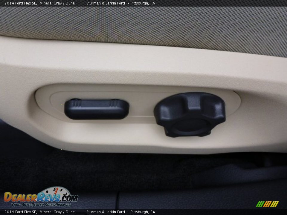 Controls of 2014 Ford Flex SE Photo #12
