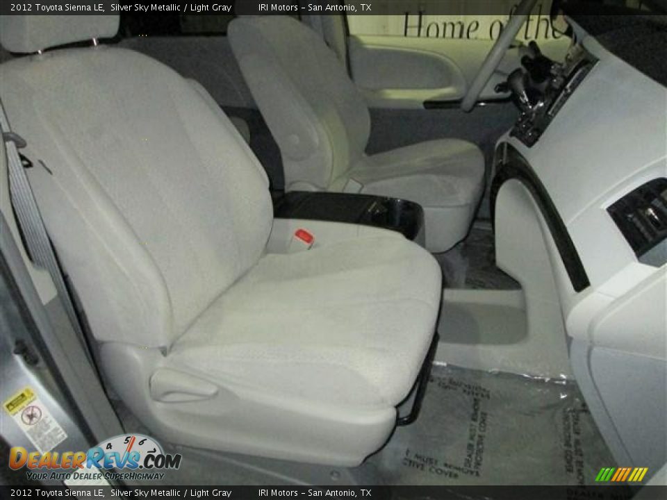 2012 Toyota Sienna LE Silver Sky Metallic / Light Gray Photo #18