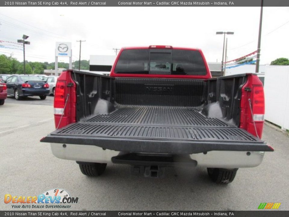 2010 Nissan Titan SE King Cab 4x4 Red Alert / Charcoal Photo #8