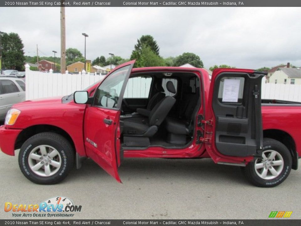 2010 Nissan Titan SE King Cab 4x4 Red Alert / Charcoal Photo #9