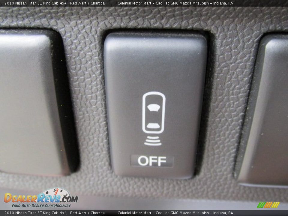 2010 Nissan Titan SE King Cab 4x4 Red Alert / Charcoal Photo #14