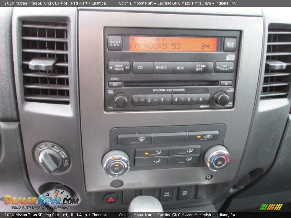 Controls of 2010 Nissan Titan SE King Cab 4x4 Photo #15