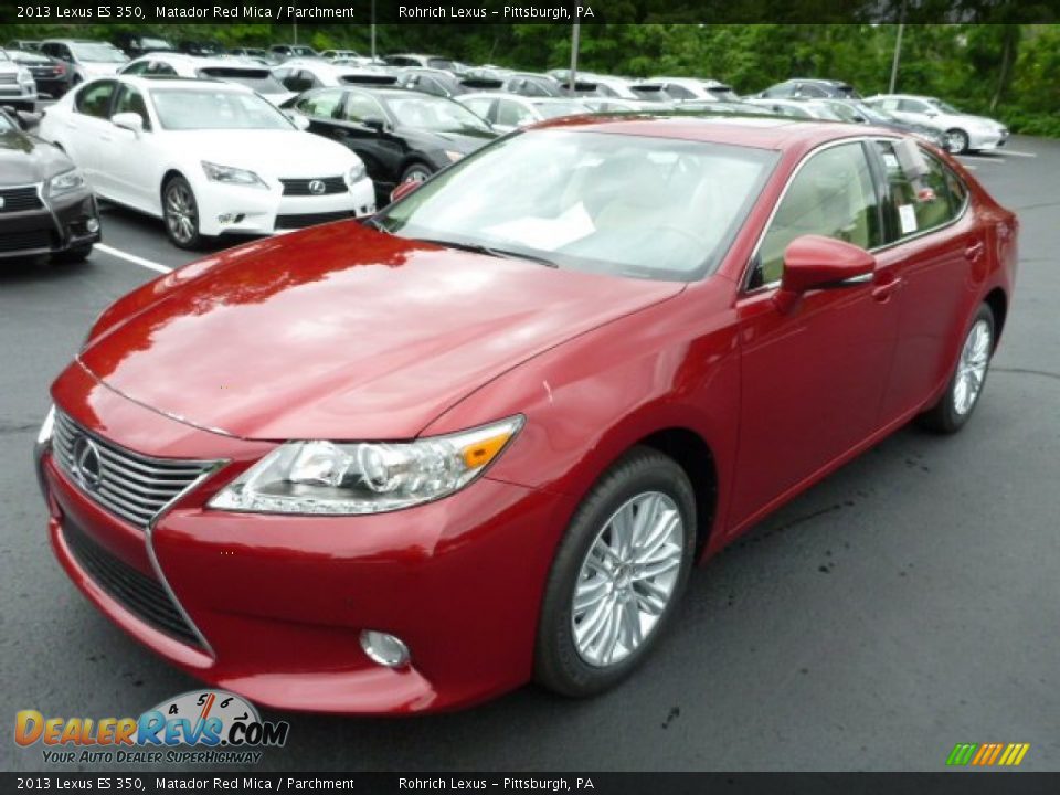 Front 3/4 View of 2013 Lexus ES 350 Photo #8