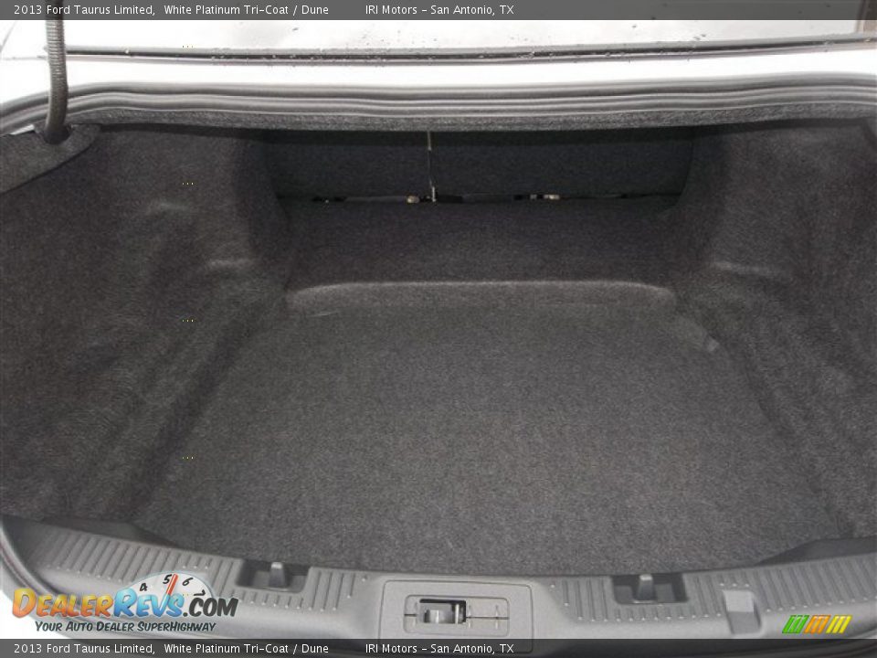 2013 Ford Taurus Limited White Platinum Tri-Coat / Dune Photo #14