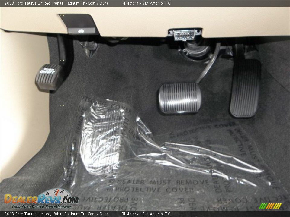 2013 Ford Taurus Limited White Platinum Tri-Coat / Dune Photo #21