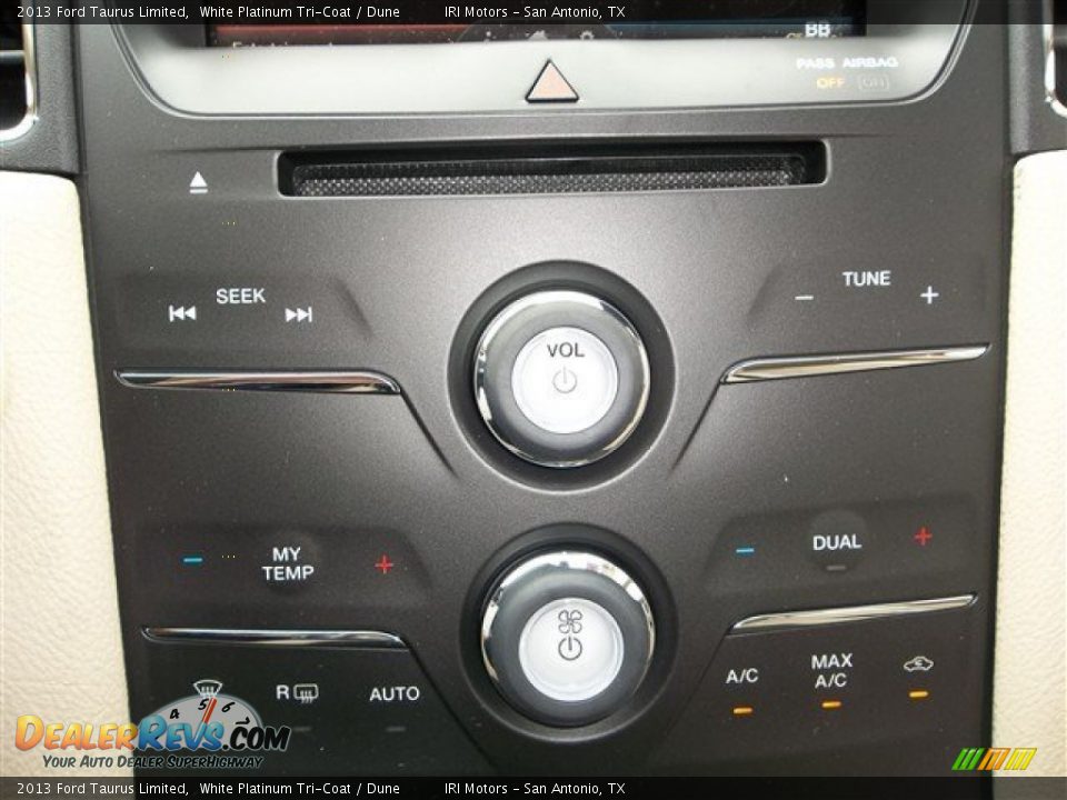 2013 Ford Taurus Limited White Platinum Tri-Coat / Dune Photo #24