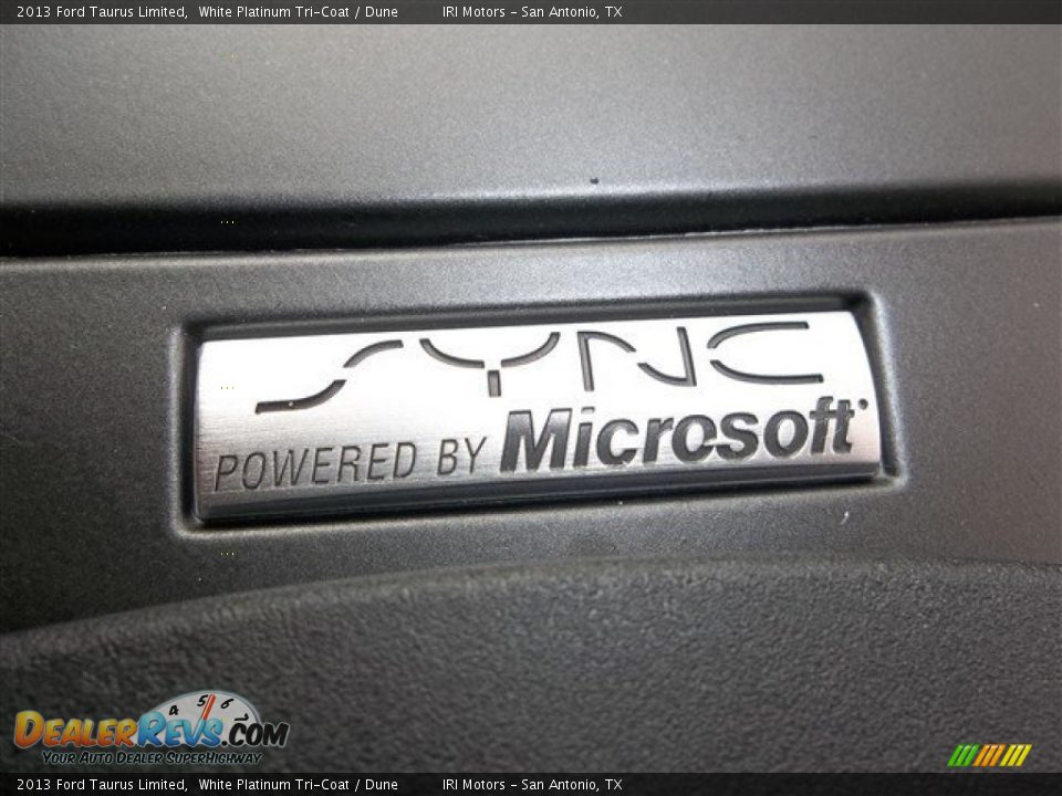2013 Ford Taurus Limited White Platinum Tri-Coat / Dune Photo #26
