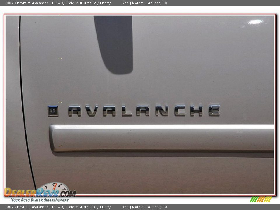 2007 Chevrolet Avalanche LT 4WD Gold Mist Metallic / Ebony Photo #3
