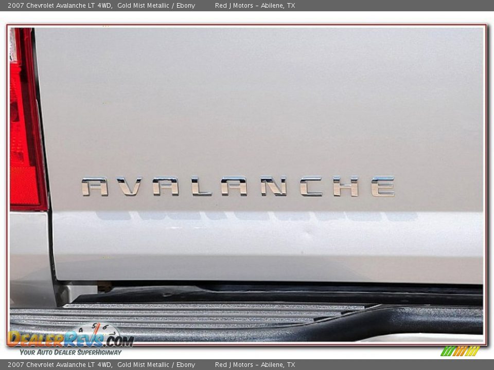 2007 Chevrolet Avalanche LT 4WD Gold Mist Metallic / Ebony Photo #7