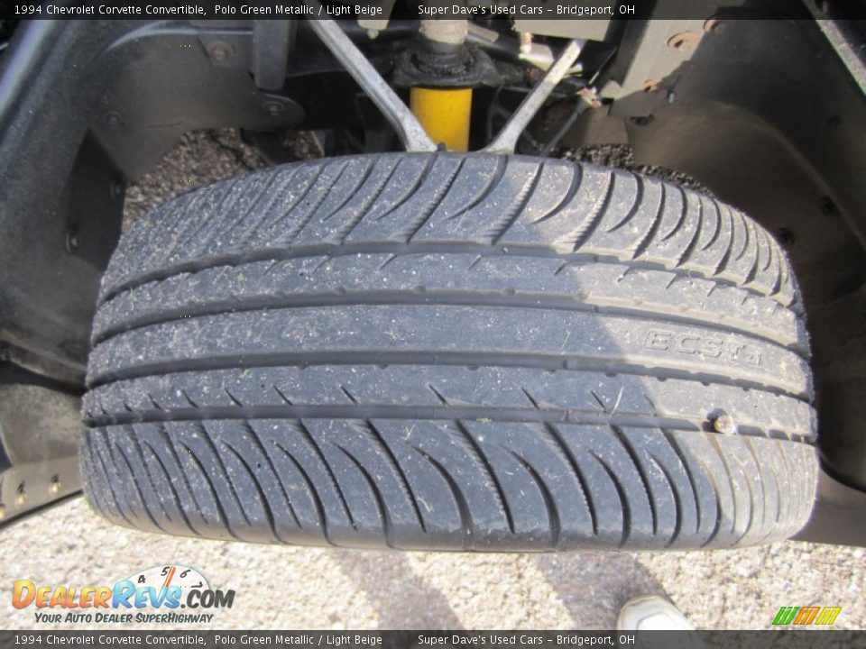 1994 Chevrolet Corvette Convertible Polo Green Metallic / Light Beige Photo #36