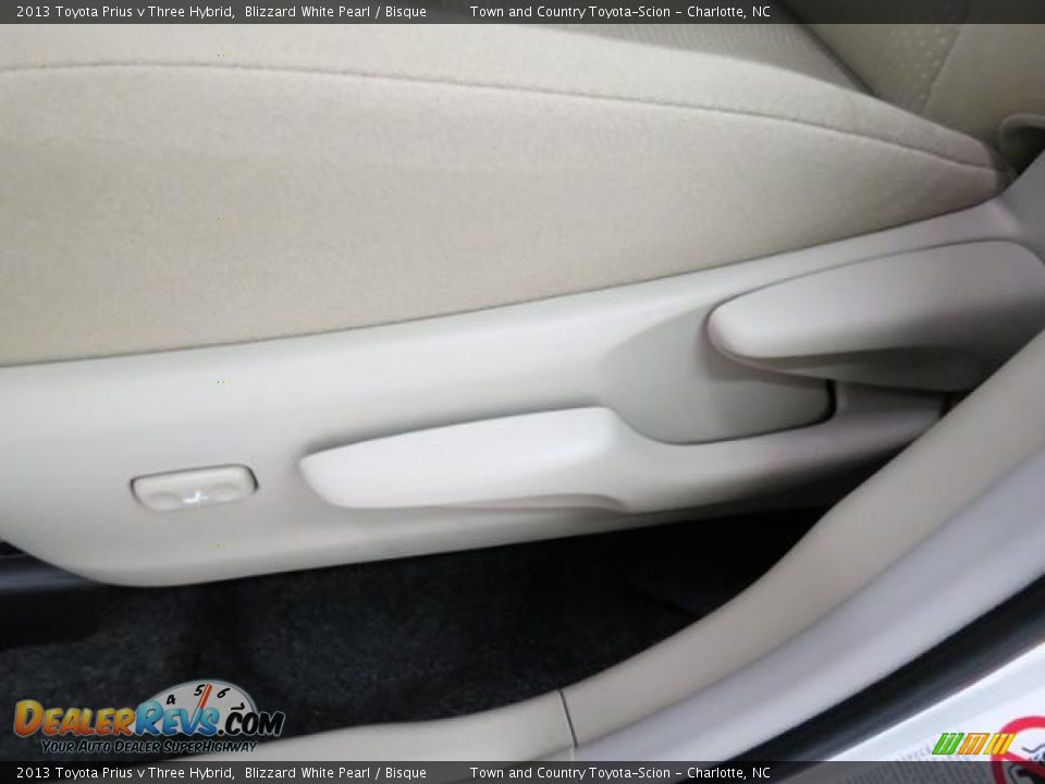2013 Toyota Prius v Three Hybrid Blizzard White Pearl / Bisque Photo #9