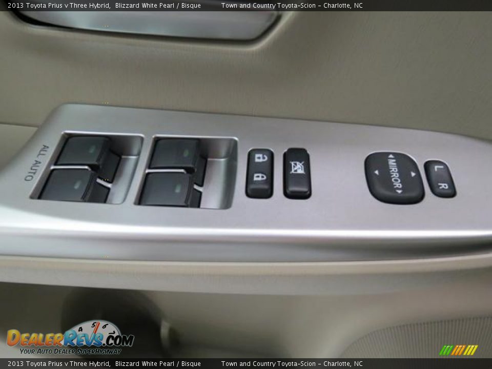 2013 Toyota Prius v Three Hybrid Blizzard White Pearl / Bisque Photo #10