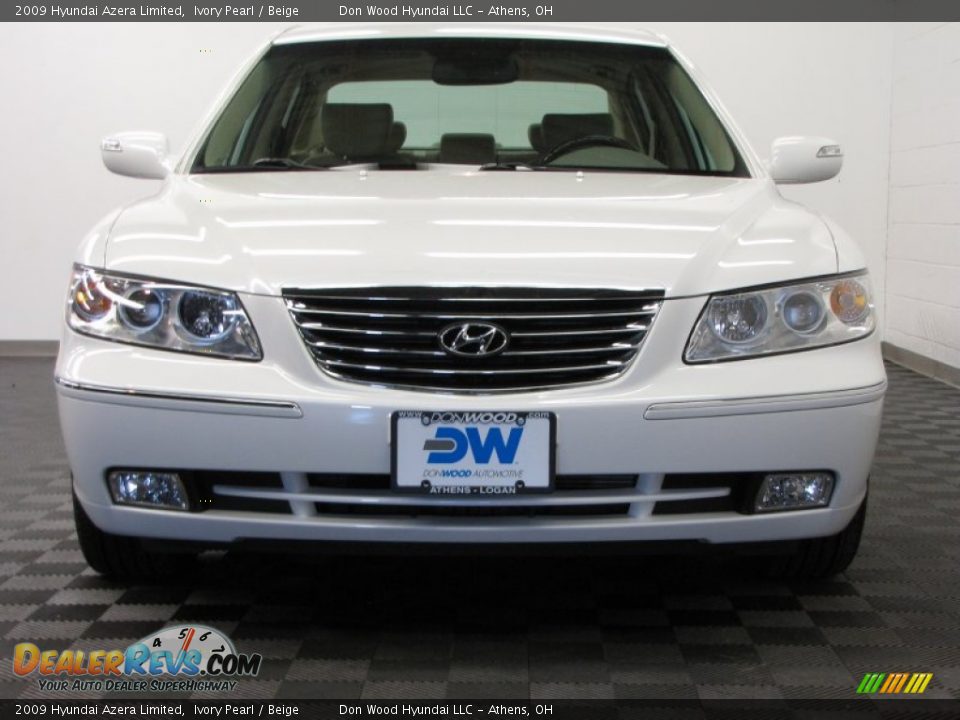 2009 Hyundai Azera Limited Ivory Pearl / Beige Photo #2