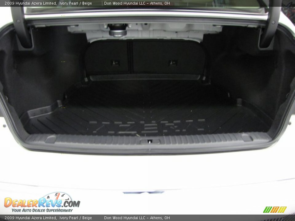 2009 Hyundai Azera Limited Ivory Pearl / Beige Photo #4