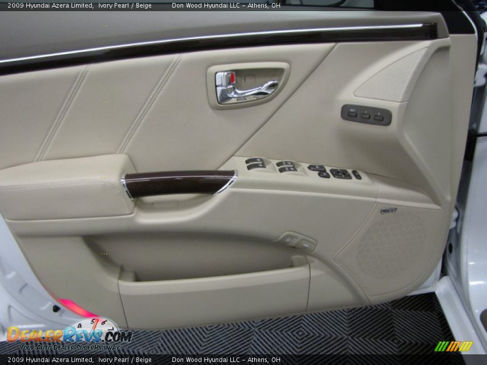 2009 Hyundai Azera Limited Ivory Pearl / Beige Photo #10