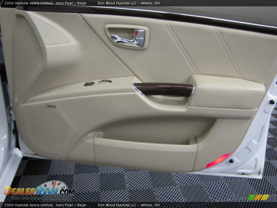 2009 Hyundai Azera Limited Ivory Pearl / Beige Photo #14