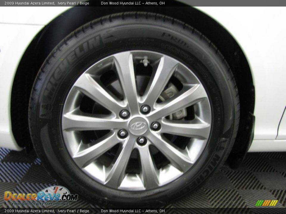 2009 Hyundai Azera Limited Ivory Pearl / Beige Photo #23