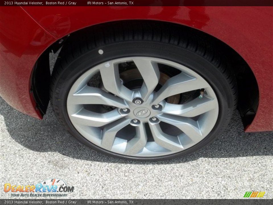 2013 Hyundai Veloster Boston Red / Gray Photo #3