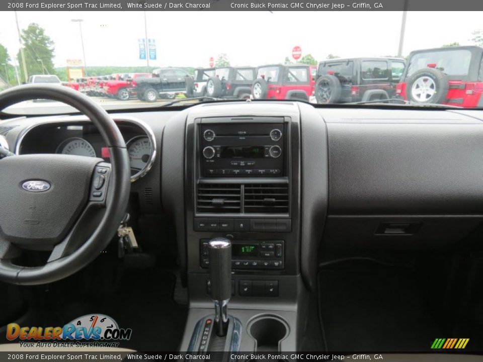 Dashboard of 2008 Ford Explorer Sport Trac Limited Photo #18