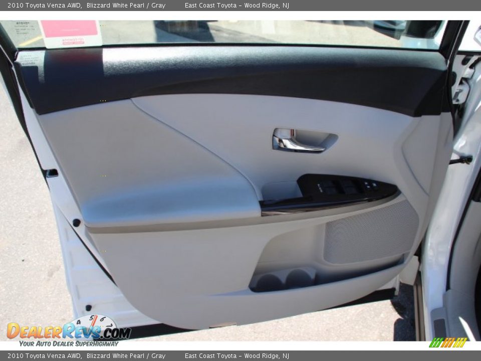 2010 Toyota Venza AWD Blizzard White Pearl / Gray Photo #6