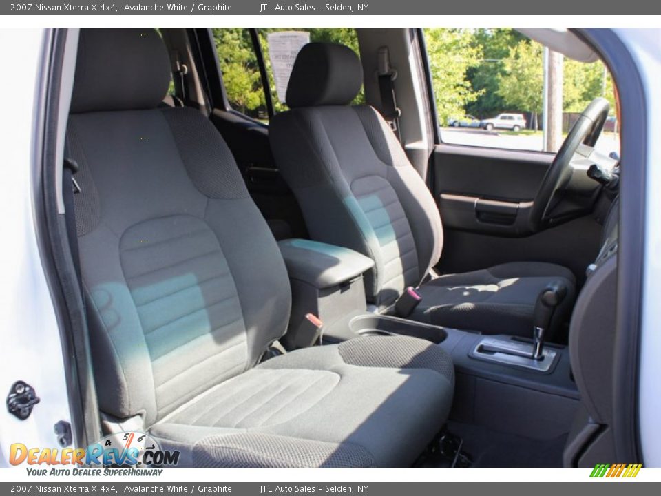 2007 Nissan Xterra X 4x4 Avalanche White / Graphite Photo #10