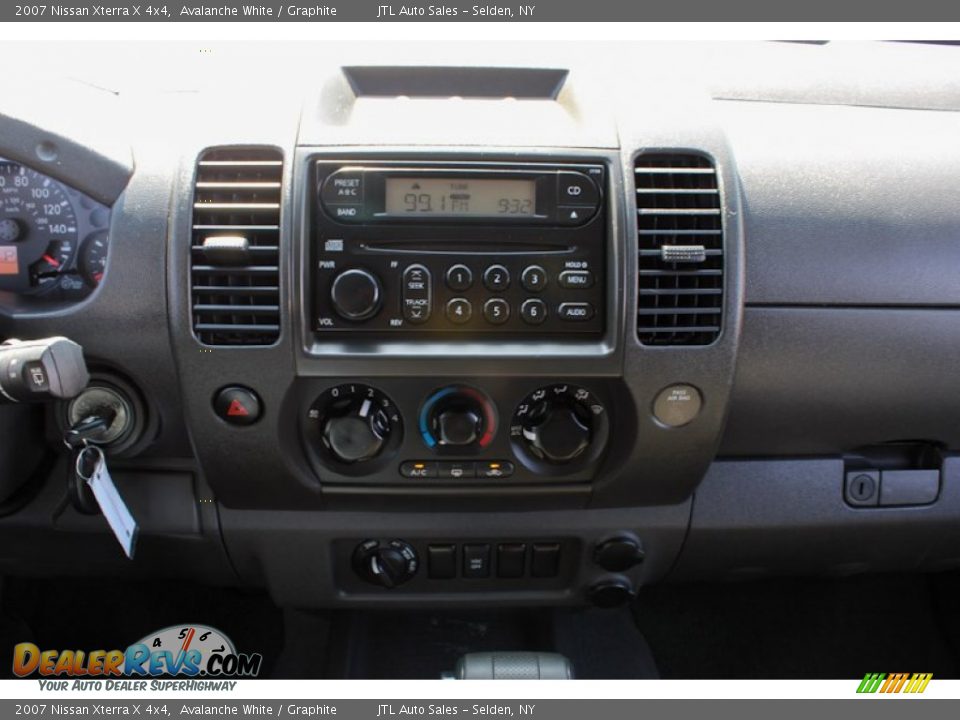 2007 Nissan Xterra X 4x4 Avalanche White / Graphite Photo #13