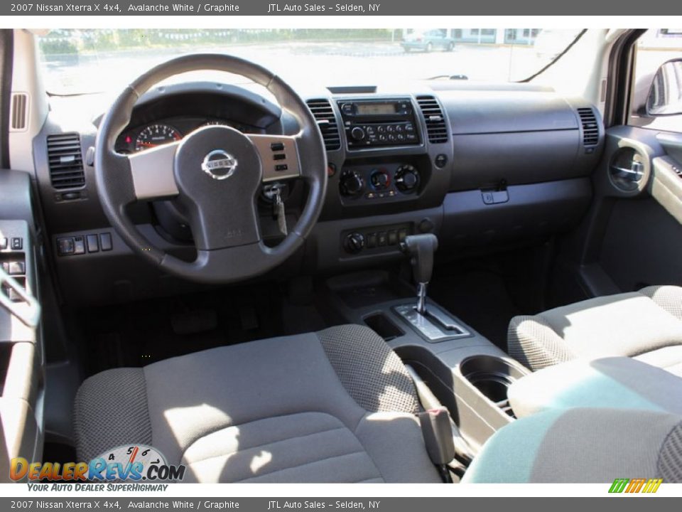 2007 Nissan Xterra X 4x4 Avalanche White / Graphite Photo #16