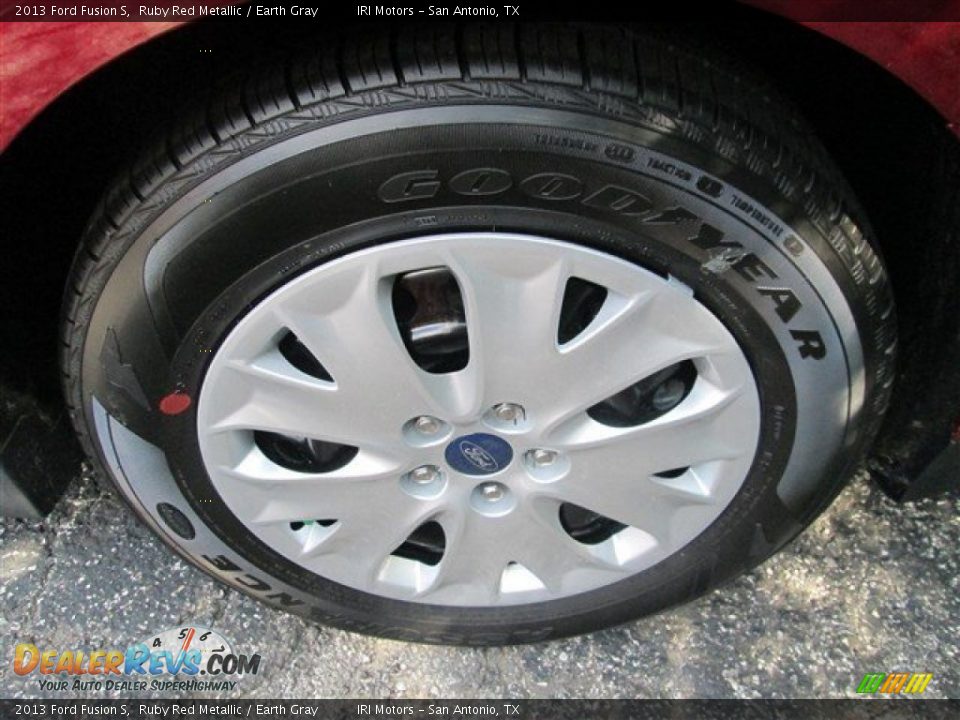 2013 Ford Fusion S Ruby Red Metallic / Earth Gray Photo #4