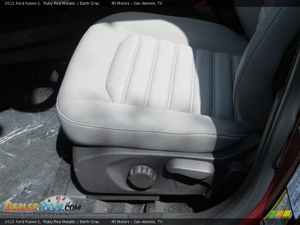 2013 Ford Fusion S Ruby Red Metallic / Earth Gray Photo #5
