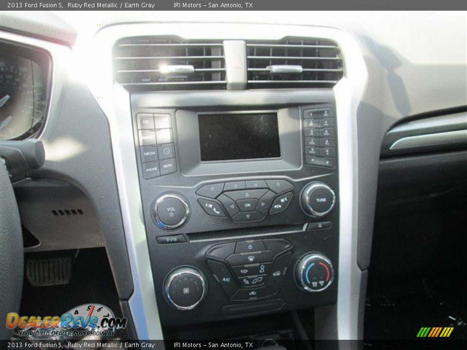 2013 Ford Fusion S Ruby Red Metallic / Earth Gray Photo #12