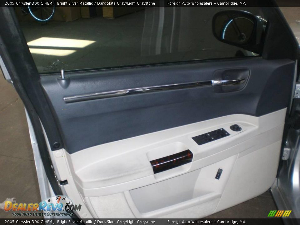 2005 Chrysler 300 C HEMI Bright Silver Metallic / Dark Slate Gray/Light Graystone Photo #33