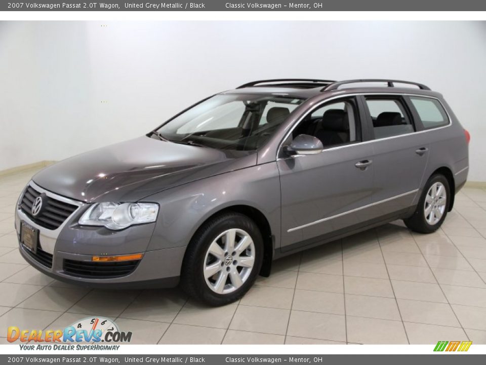 Front 3/4 View of 2007 Volkswagen Passat 2.0T Wagon Photo #3