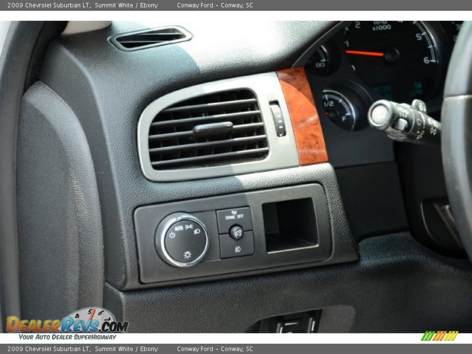 2009 Chevrolet Suburban LT Summit White / Ebony Photo #26