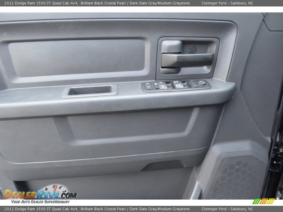 2011 Dodge Ram 1500 ST Quad Cab 4x4 Brilliant Black Crystal Pearl / Dark Slate Gray/Medium Graystone Photo #8