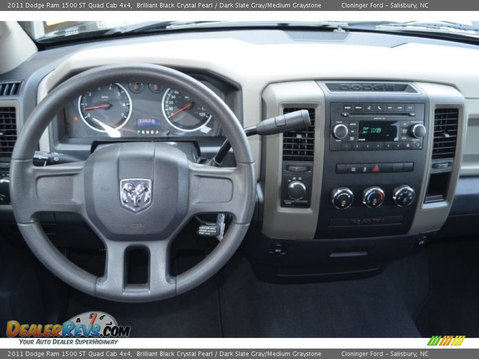 2011 Dodge Ram 1500 ST Quad Cab 4x4 Brilliant Black Crystal Pearl / Dark Slate Gray/Medium Graystone Photo #18