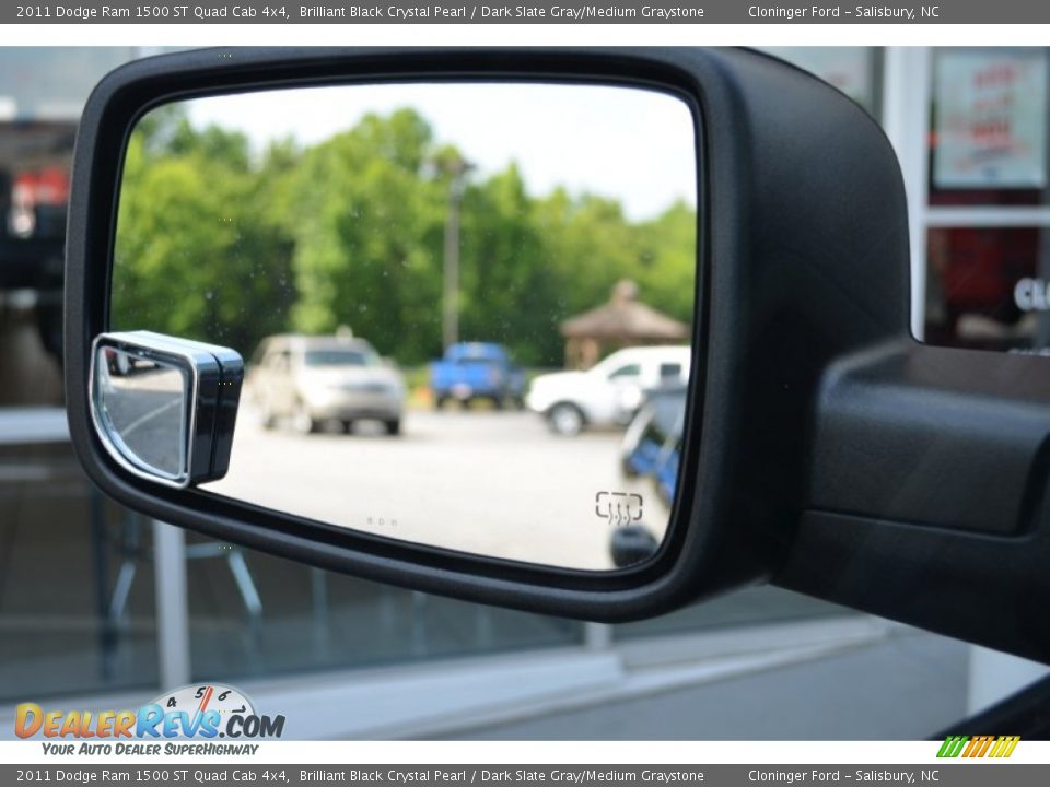 2011 Dodge Ram 1500 ST Quad Cab 4x4 Brilliant Black Crystal Pearl / Dark Slate Gray/Medium Graystone Photo #26