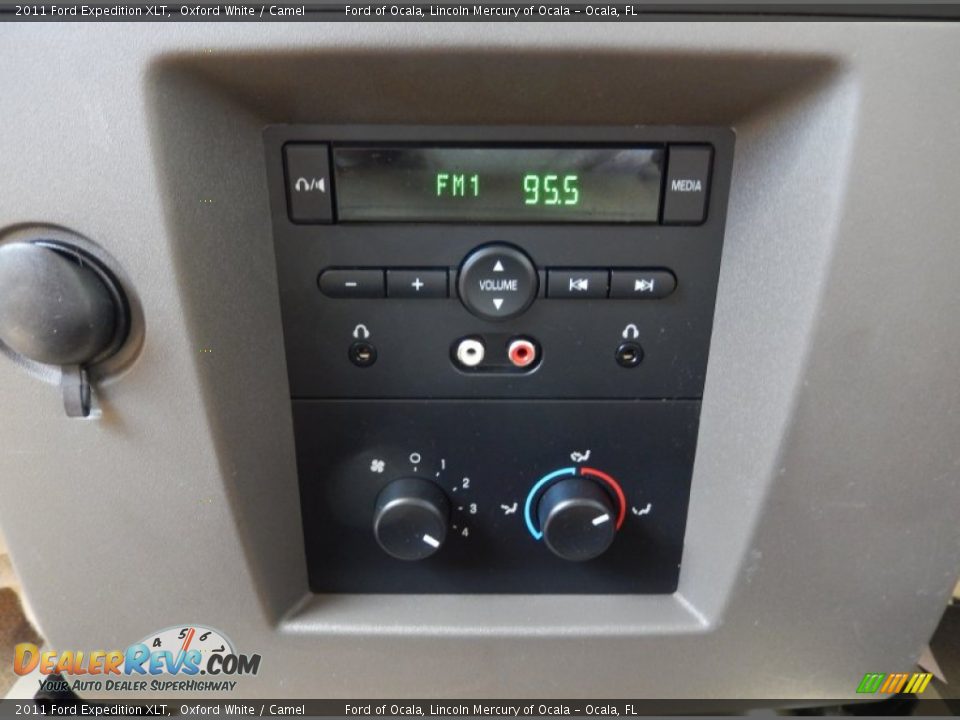 2011 Ford Expedition XLT Oxford White / Camel Photo #20