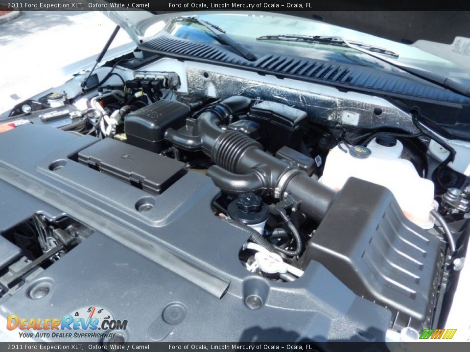 2011 Ford Expedition XLT Oxford White / Camel Photo #27