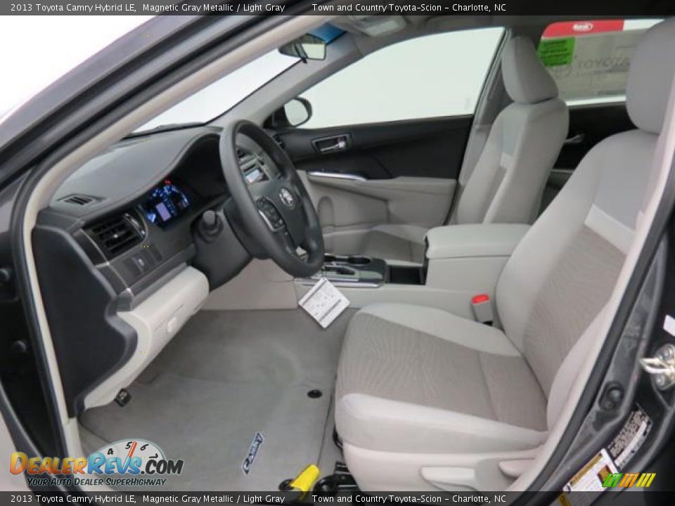 2013 Toyota Camry Hybrid LE Magnetic Gray Metallic / Light Gray Photo #8