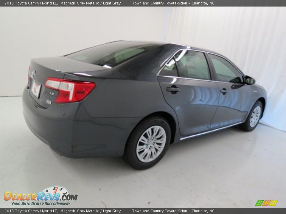 2013 Toyota Camry Hybrid LE Magnetic Gray Metallic / Light Gray Photo #17