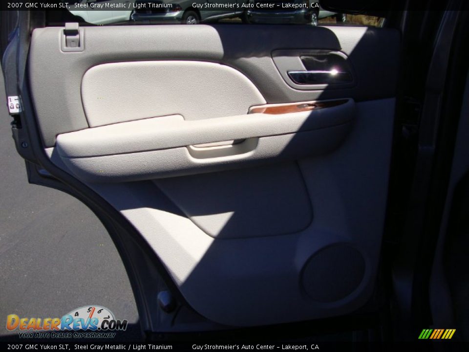 2007 GMC Yukon SLT Steel Gray Metallic / Light Titanium Photo #23