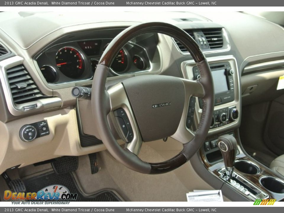 2013 GMC Acadia Denali White Diamond Tricoat / Cocoa Dune Photo #24