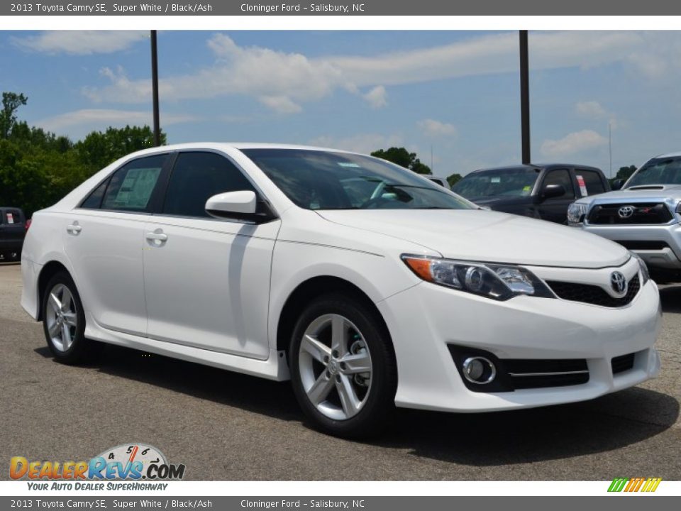 2013 Toyota Camry SE Super White / Black/Ash Photo #3