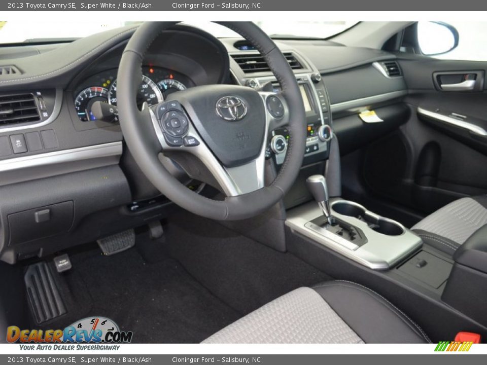 2013 Toyota Camry SE Super White / Black/Ash Photo #6