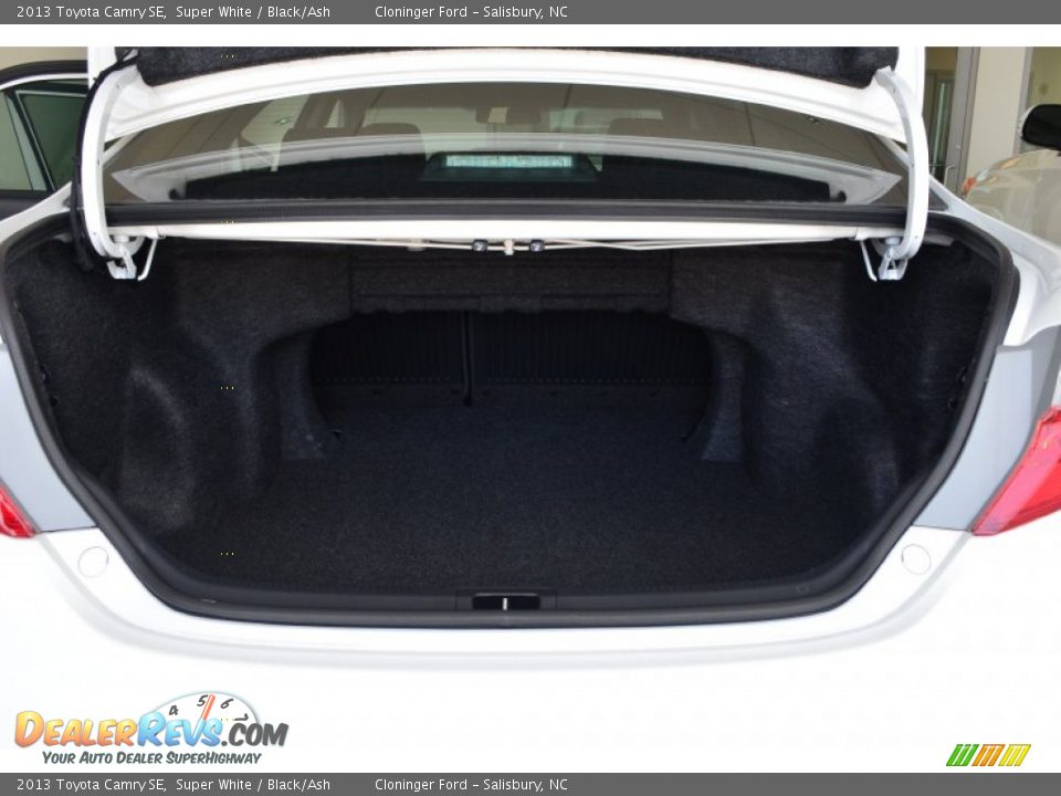 2013 Toyota Camry SE Super White / Black/Ash Photo #8